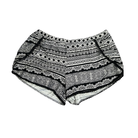 Bohemian Island Black and White Aztec Stretchy Shorts. - Picture 1 of 4